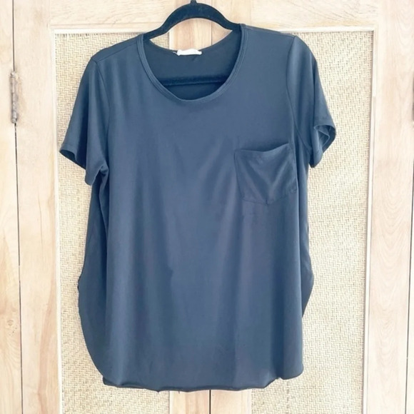 Altar’d State Raw Hem Pocket Tee size Medium - Picture 1 of 4